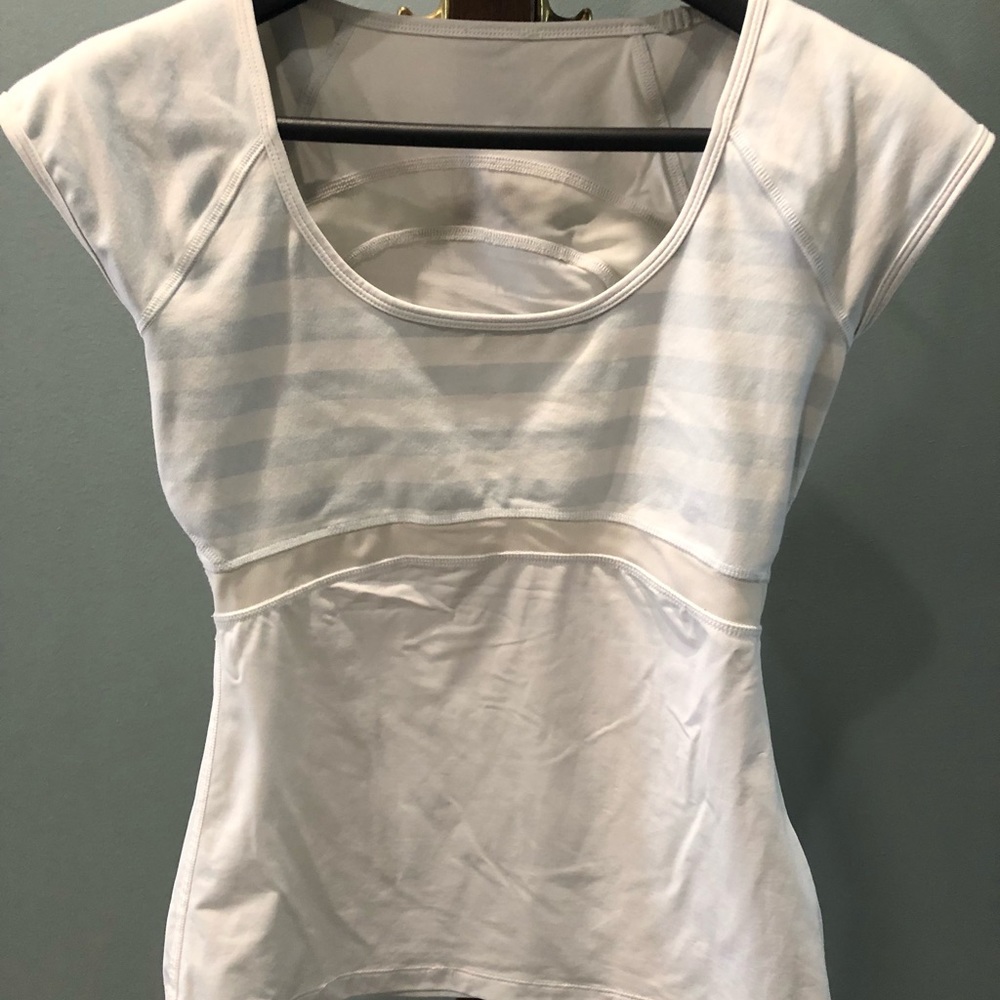 Lululemon white cap sleeved shirt. Size 4